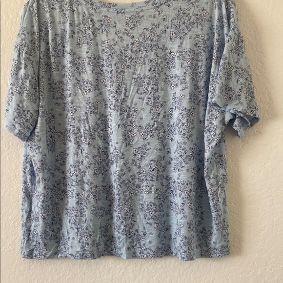 Bundle Gray and Blue Floral Women Tops Size L - Picture 3 of 7